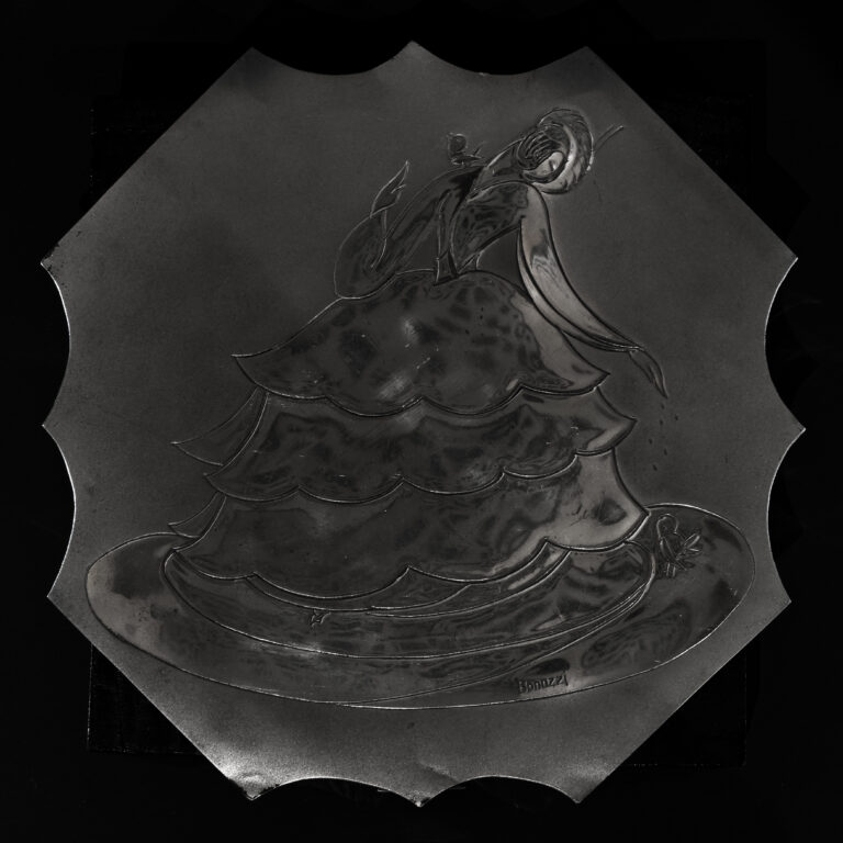 Emma Bonazzi, Scatola per Cioccolatini Perugina, s.d., Ebano e argento, Museo Ottocento Bologna.